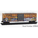 N MICRO-TRAINS 50' SINGLE DOOR RIB SIDE BOX CAR W/O ROOFWALK WEATHERED RAILBOX #20840